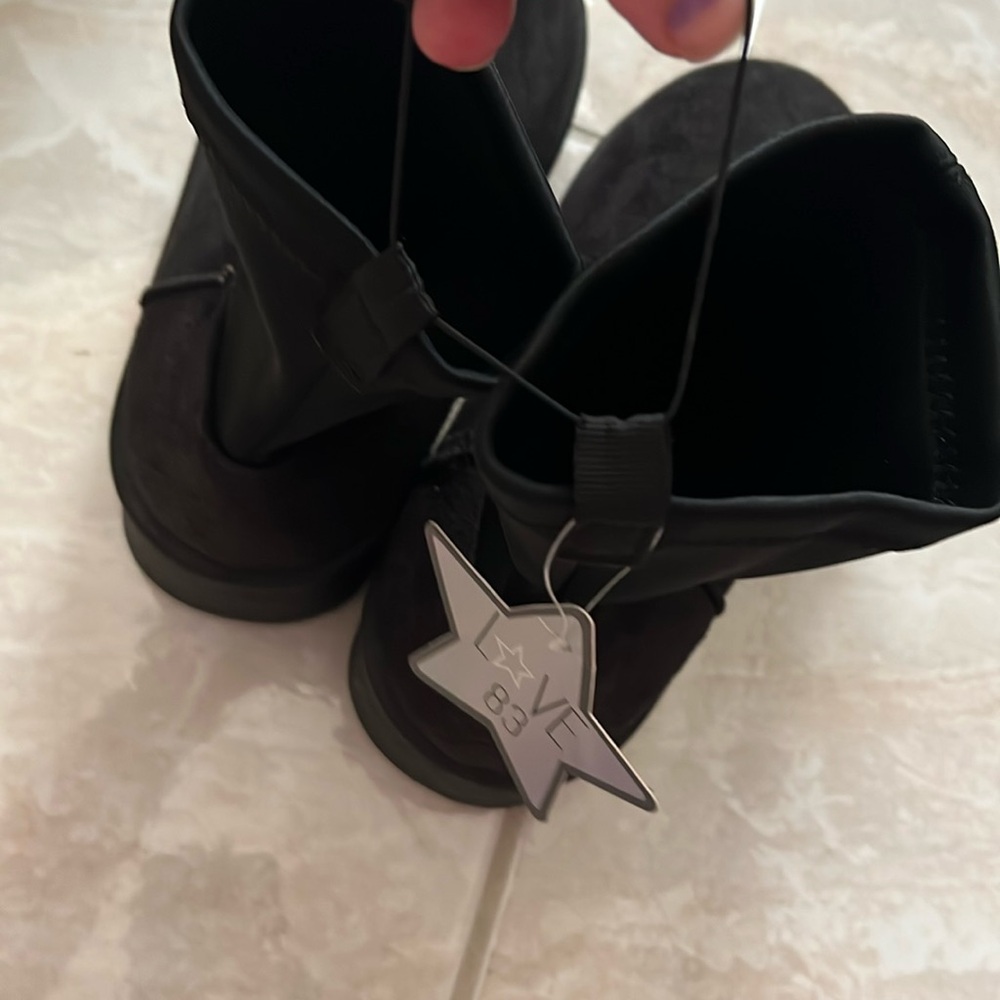NWT black dipper platform faux suede boots (7) - Picture 3 of 6